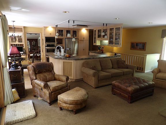 4th image of 14 Forestwood Dr