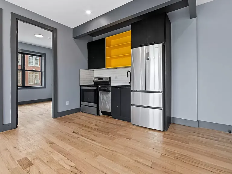 543 Albany Ave #2I — Photo 4