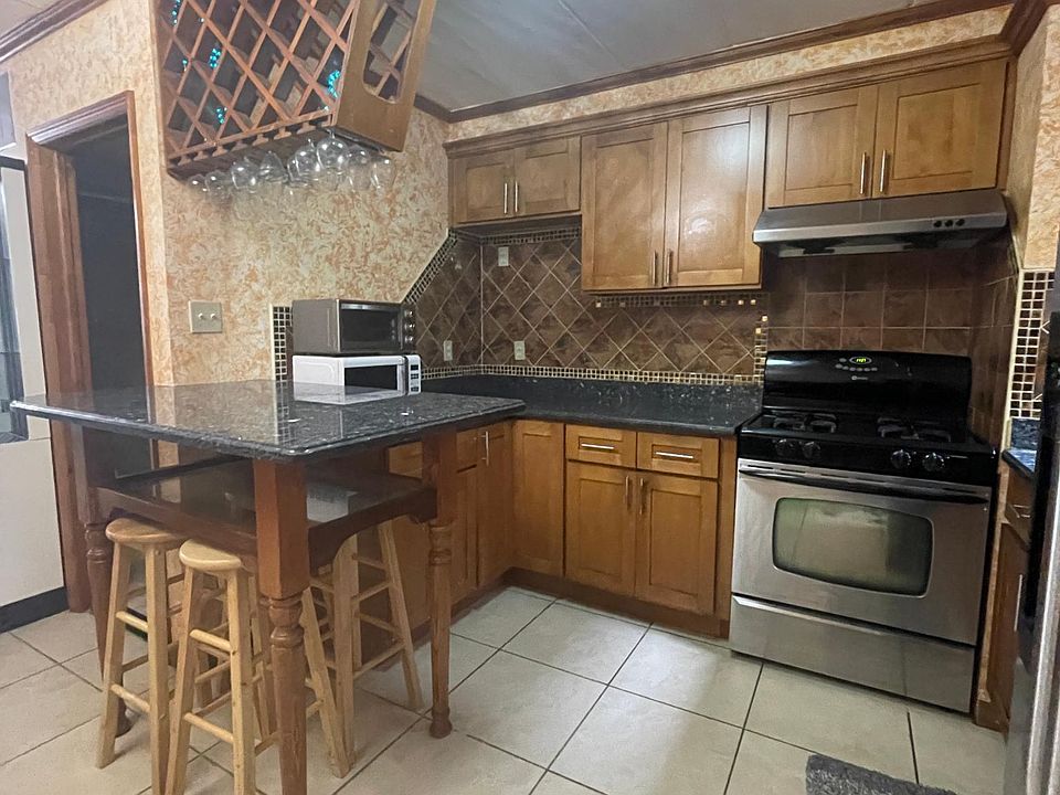 1st image of 4124 161st St #B1
