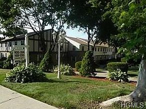 1st image of 104 Parkside Dr #104