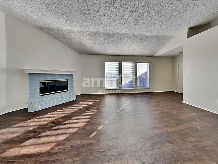8629 Garden Springs Dr — Photo 6