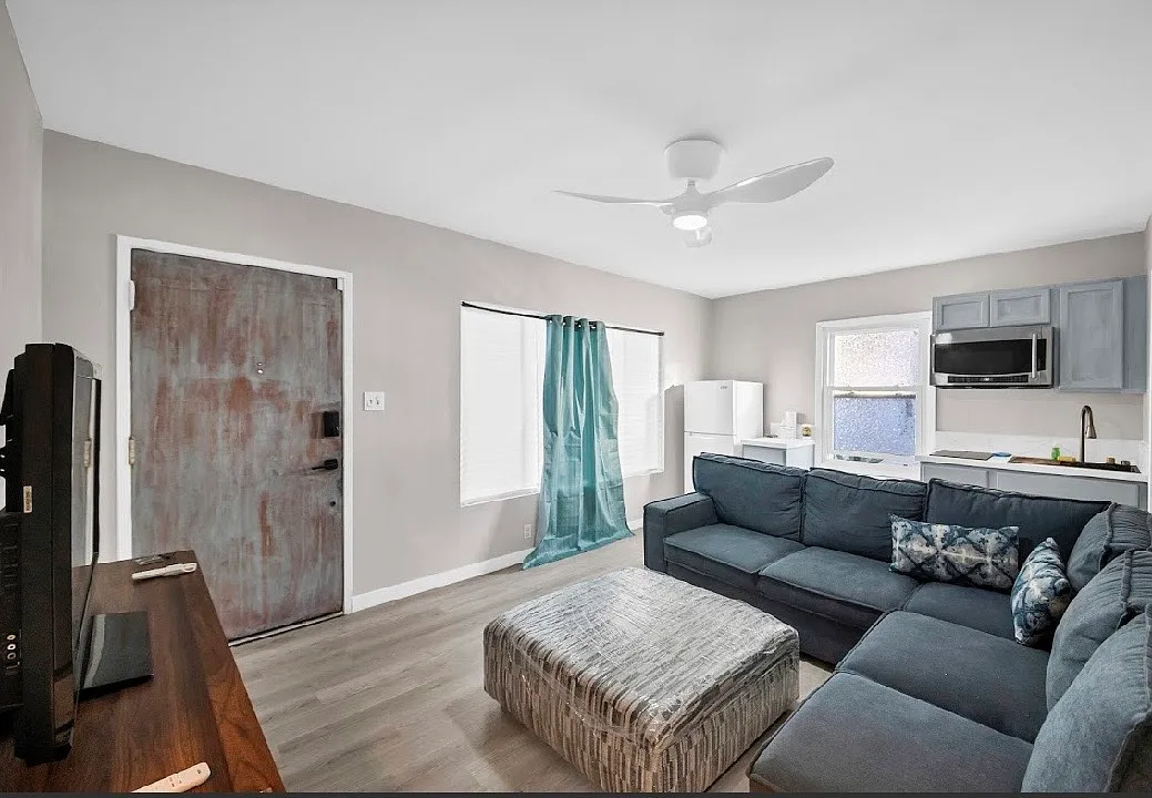 1 bed, 500 sqft, $2,100 — Photo 4