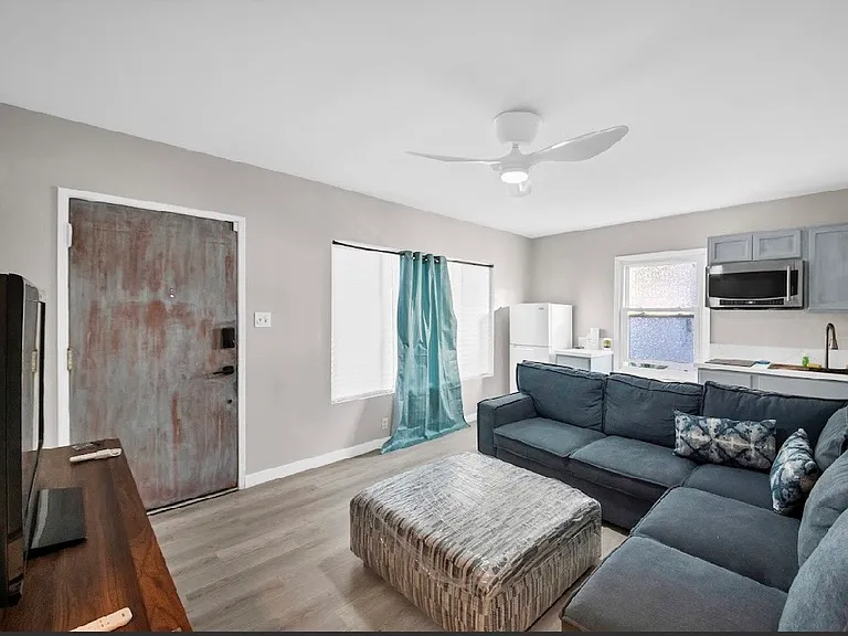 10841 Washington Ave — Photo 4