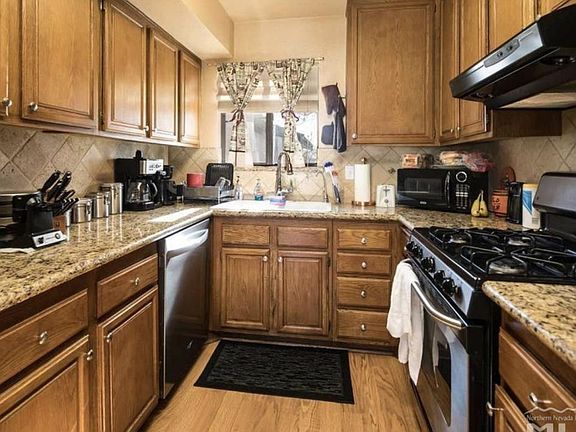 2nd image of 2495 Sycamore Glen Dr
