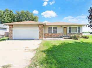 125 Terrace Ct, Somonauk, IL 60552