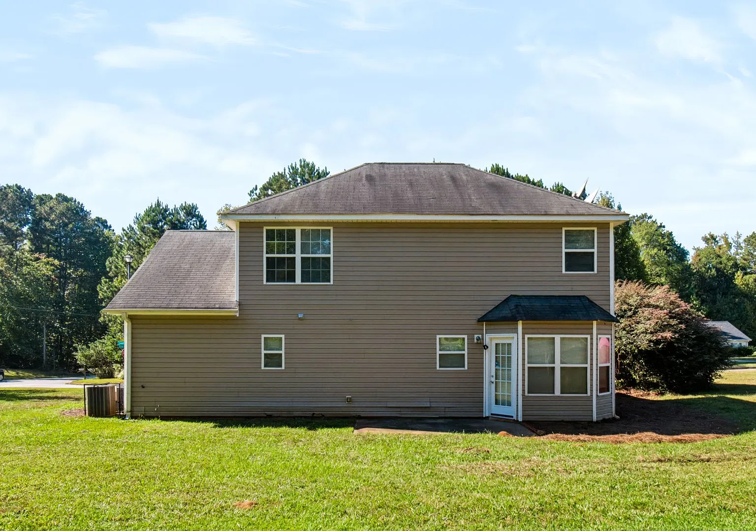 Freshly Rennovated Home in Dallas Georgia — Photo 2