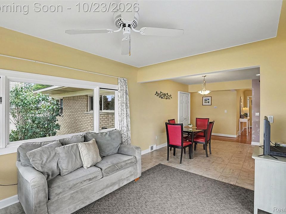 98 Edgelake Dr, photo 11