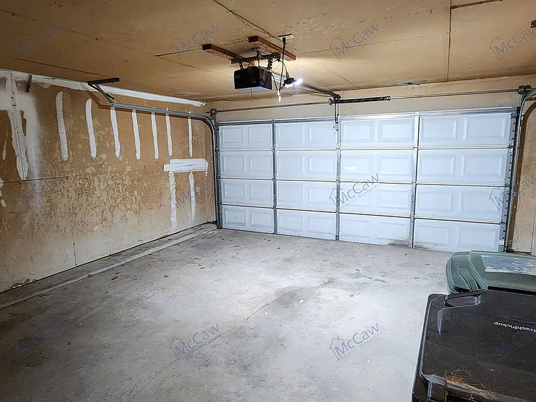 2204 Oak Hill Dr — Photo 24
