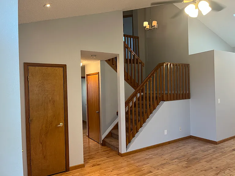 1435 Stoneham St — Photo 14