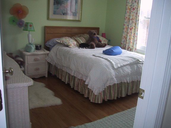 2nd bedroom