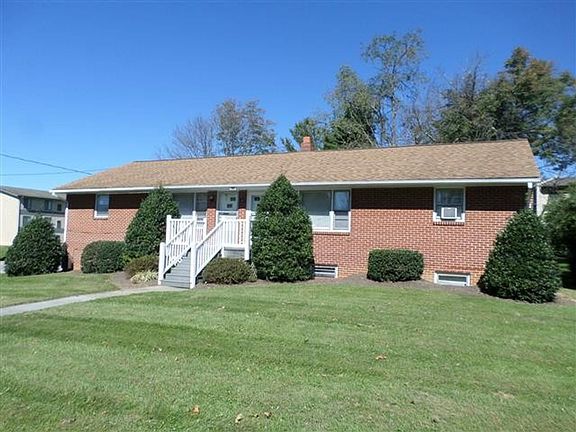 3rd image of 208 Broce Dr #3