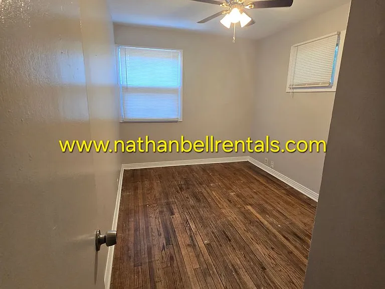 683 25th St SE — Photo 3