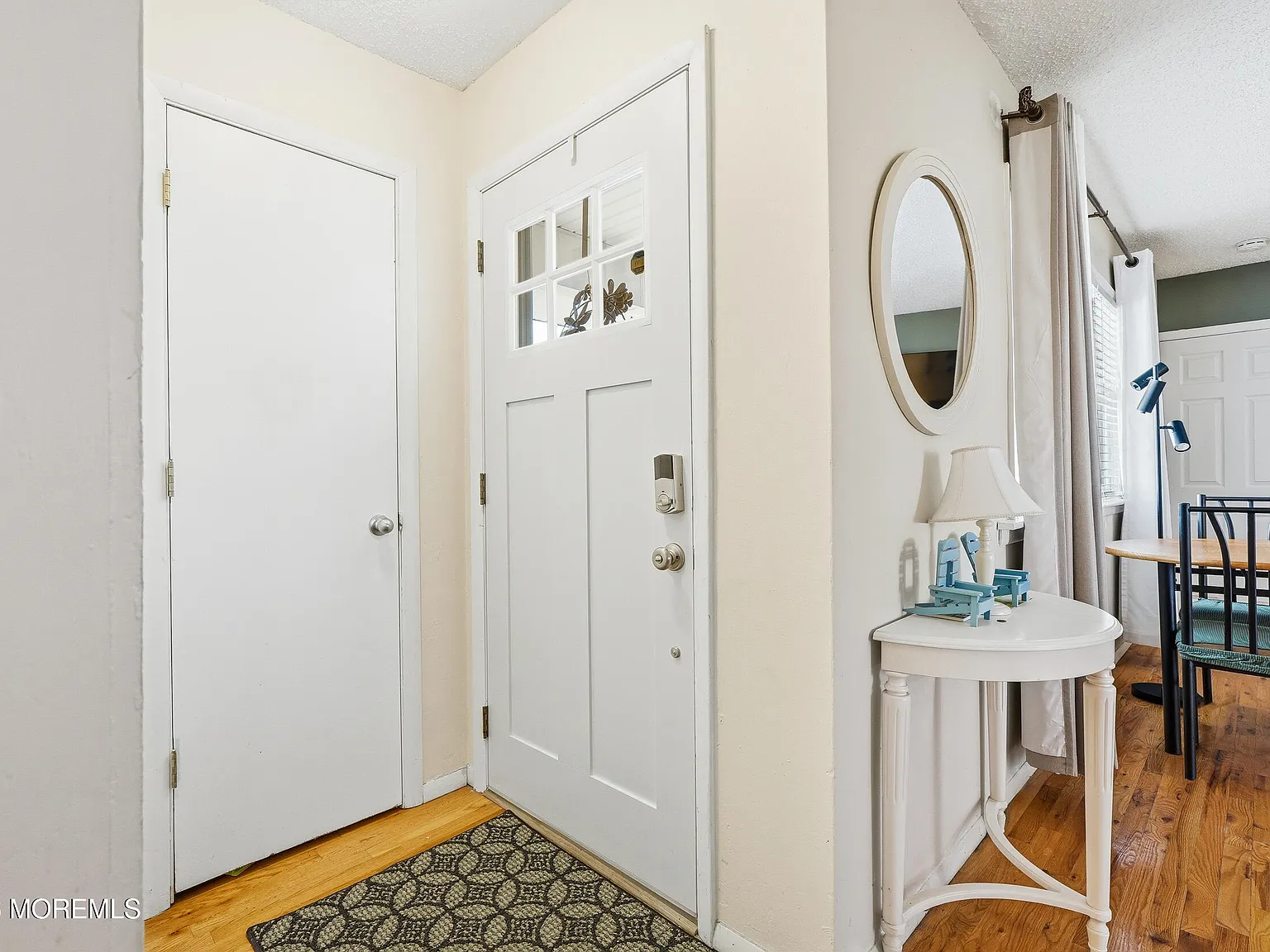 4 bed, 1.5 bath, 1562 sqft, $2,700 — Photo 2