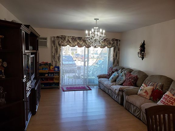 4th image of 13 E Dundee Quarter Dr Unit 107