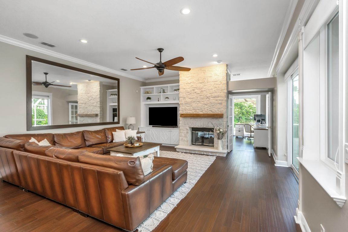 next background image