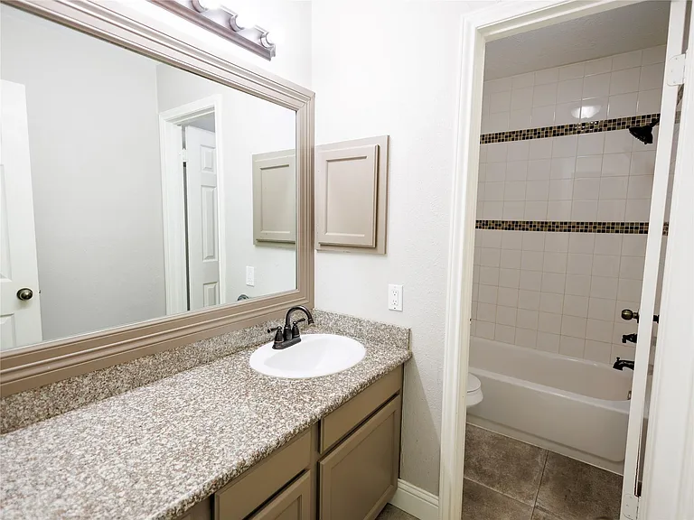 16307 Mulberry Run Ct — Photo 23