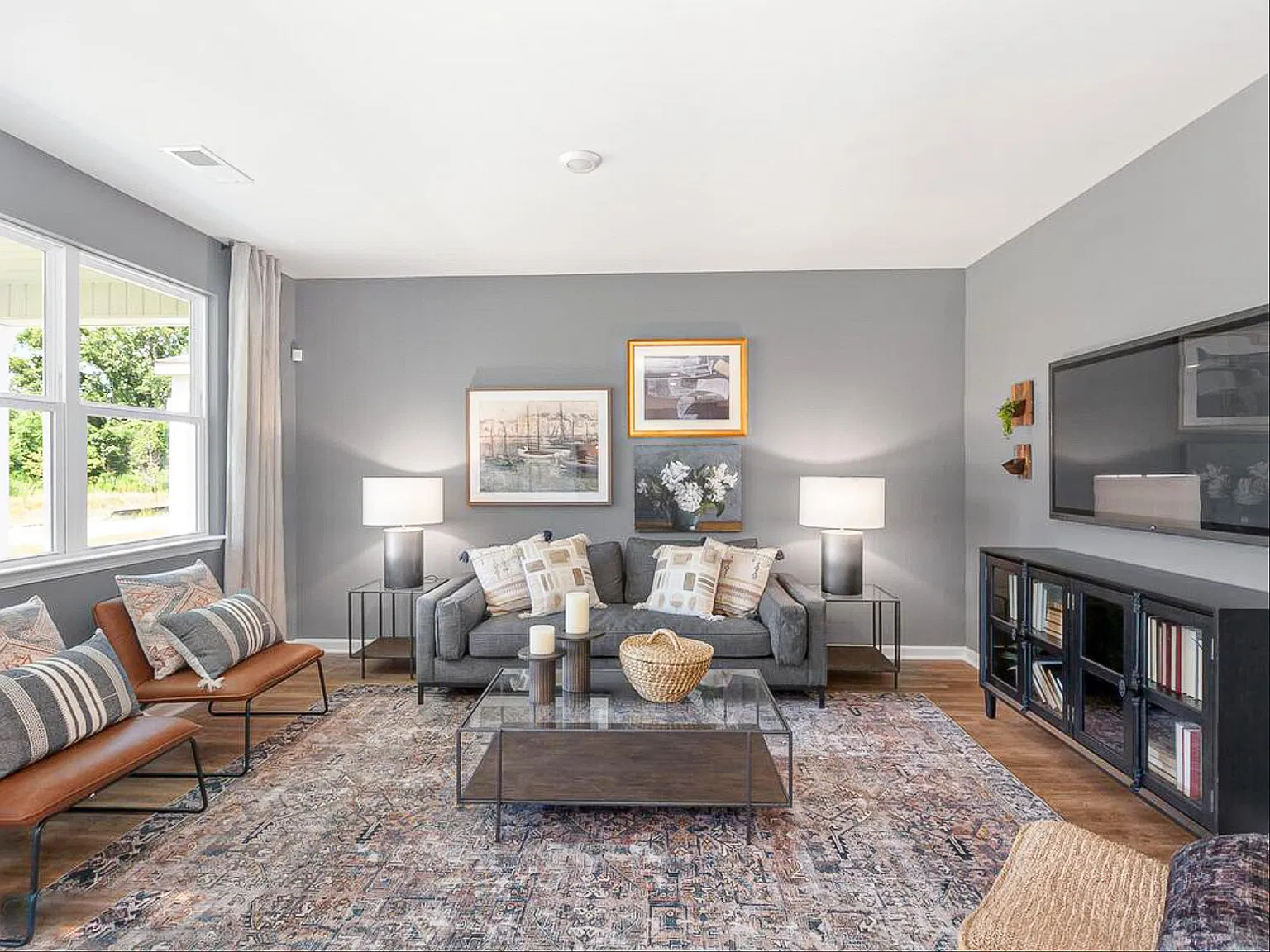 5 bed, 4.5 bath, 3502 sqft, $885 — Photo 3