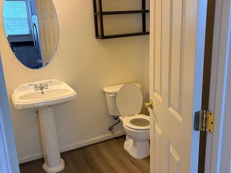 21784 Oakville Ter — Photo 8