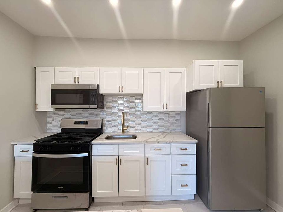 1st image of 237 Davenport Ave #3A