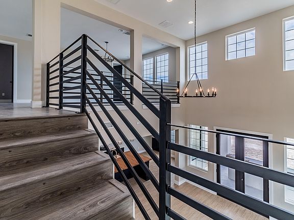 5th image of 4819 Vista Del Monte St