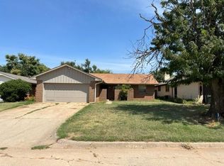 6316 N Harmon Dr, Warr Acres, OK 73122