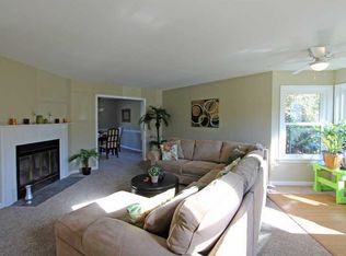 23 Palmerston Dr, Hampton, VA 23669