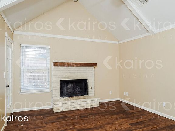4th image of 702 W 19th St S
