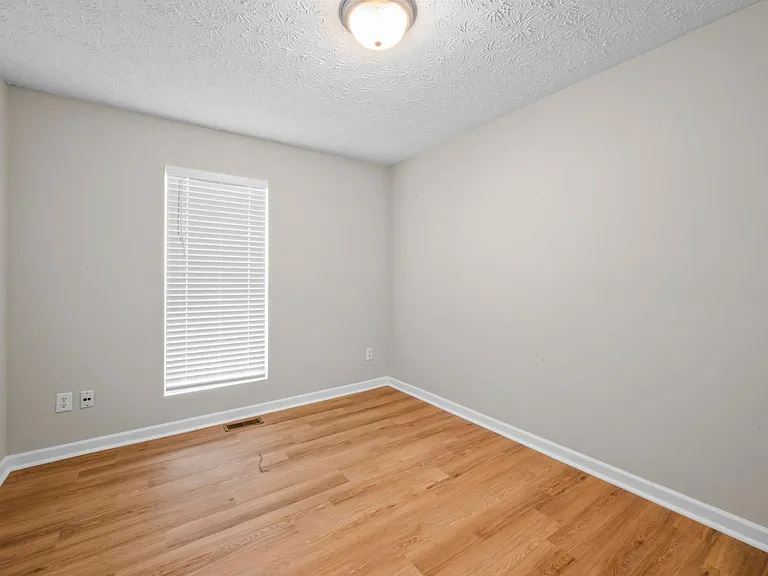 2754 Valley Green Dr — Photo 20
