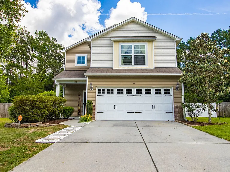 134 Hamilton Grove Dr — Photo 1