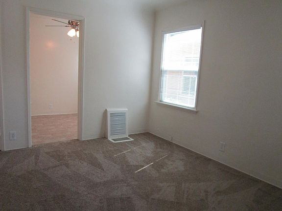 4th image of 442 E Angeleno Ave