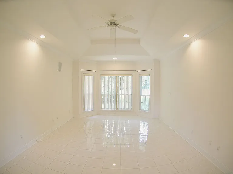 218 Windward Cv E — Photo 19