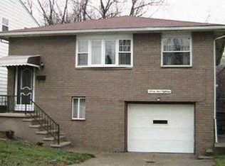2418 Park Dr, Parma, OH 44134