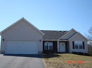 9 Appletree Ln, Clifton Park, NY 12065