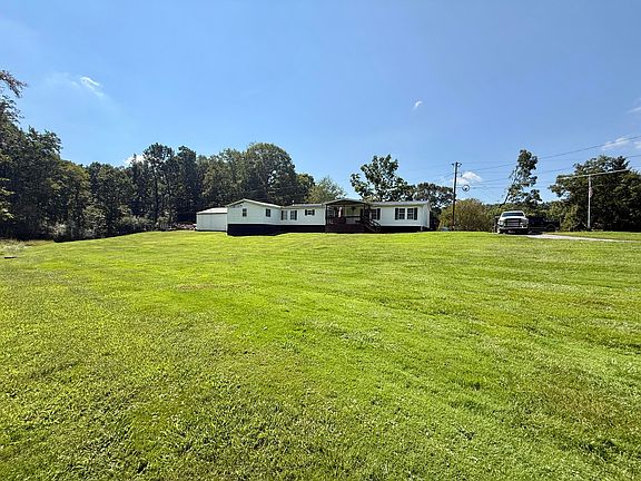 3rd image of 688 Anderson Rd