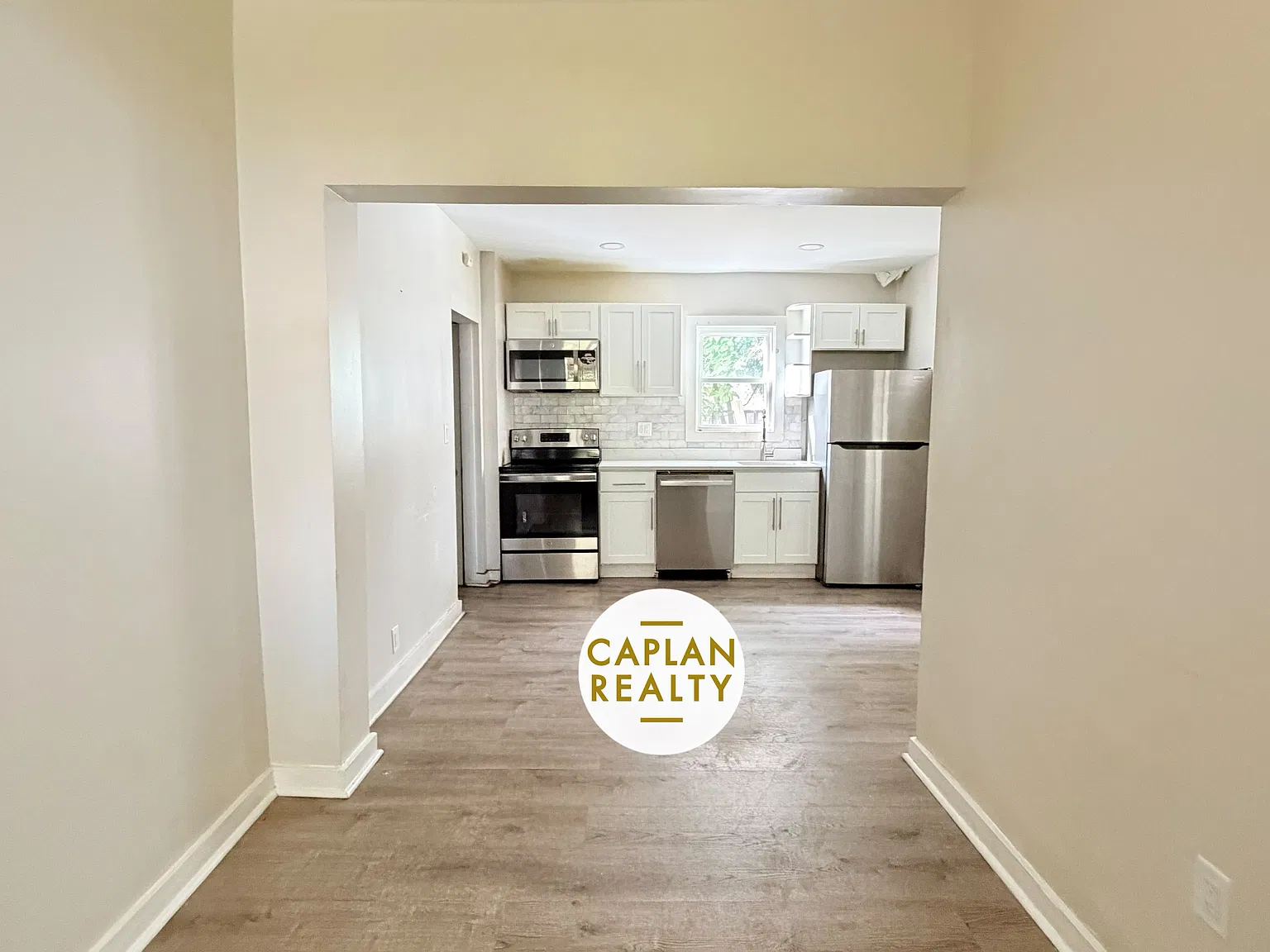 3 bed, 1000 sqft, $2,250 — Photo 3