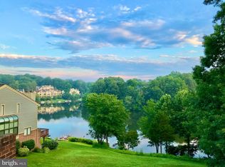 10987 Thrush Ridge Rd, Reston, VA 20191