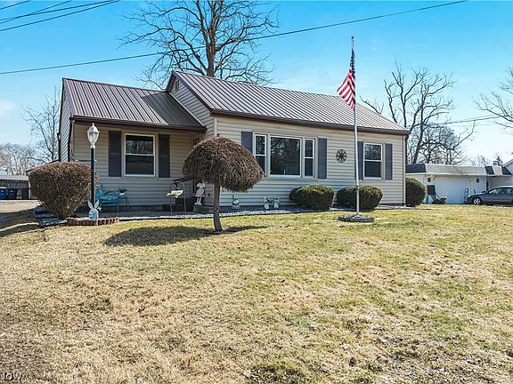 3rd image of 136 Minnesota Ave