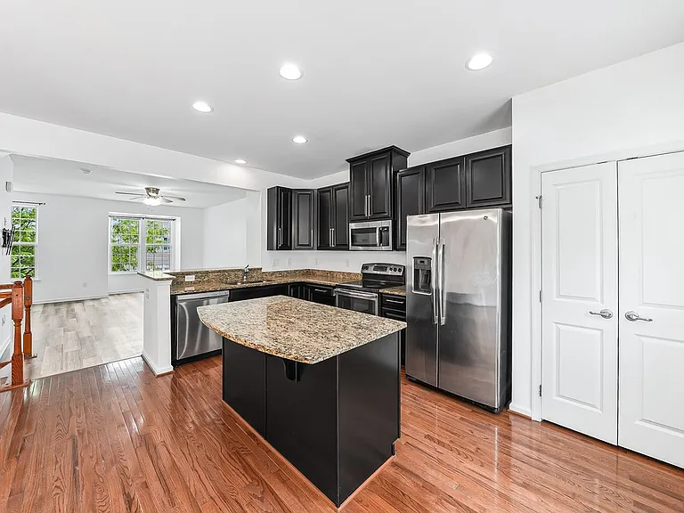 1222 Carrick Ct — Photo 10