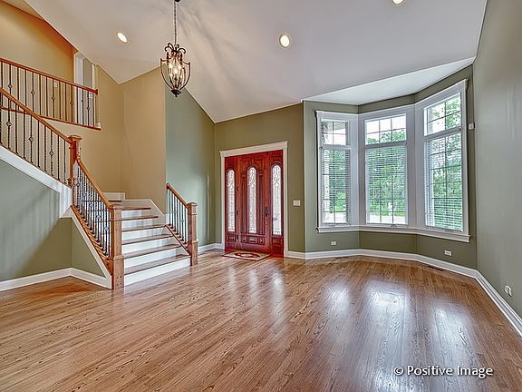 2nd image of 458 Dunlay St
