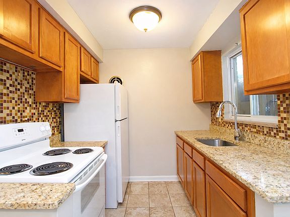 2nd image of 5616-5618 Pocusset St