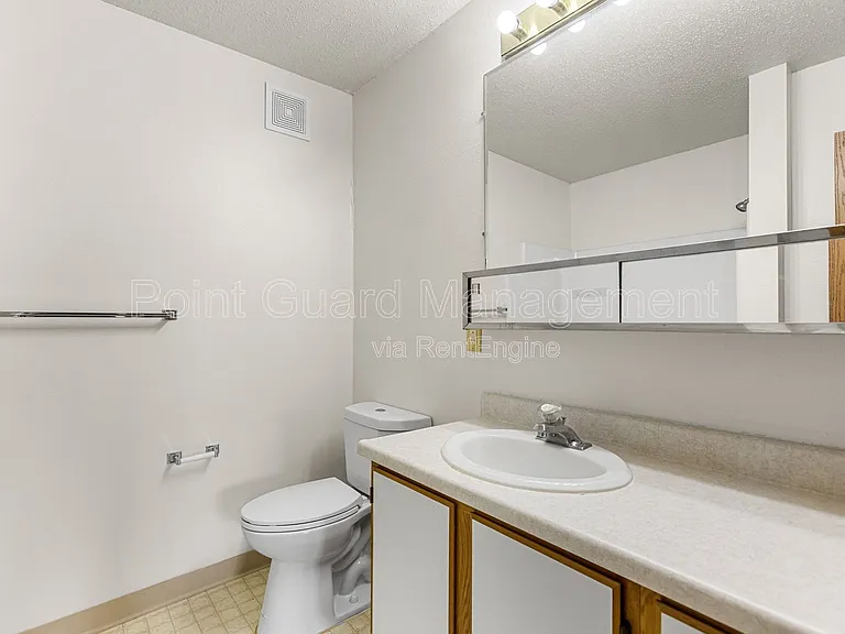 Maple Park Apartments — Photo 33