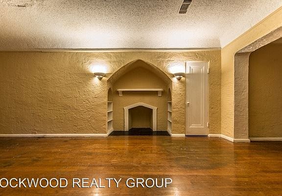 3rd image of 420 W Elsmere Pl APT 02