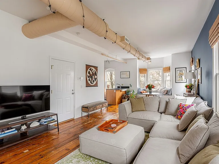 10 Cottage St #2 — Photo 4