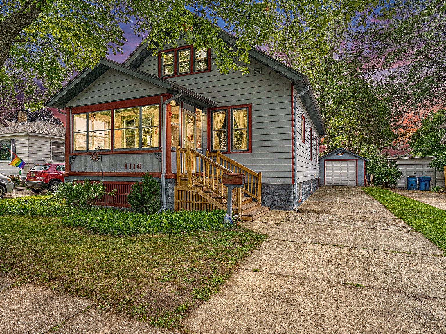 1116 Slayton Ave, Grand Haven, MI 49417 MLS 23029591 Zillow