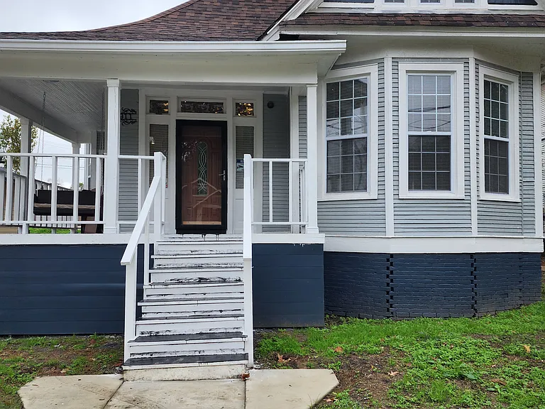 911 Polk Ave — Photo 18
