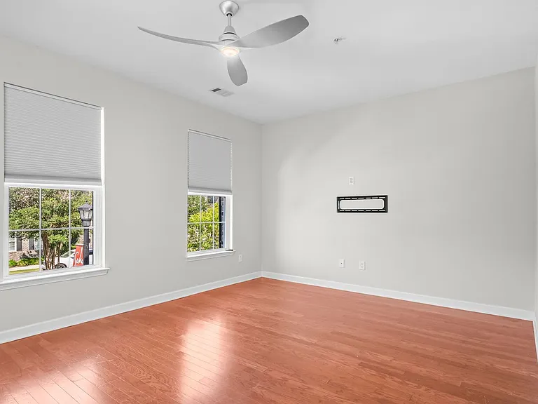 2798 Howard Ave #G — Photo 7