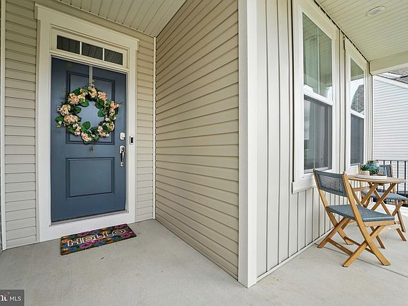 5th image of 18150 Telford Dr
