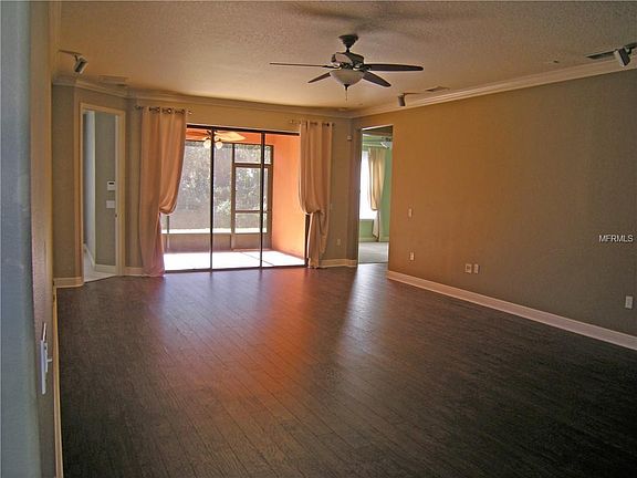 4th image of 460 Indian Wells Ave