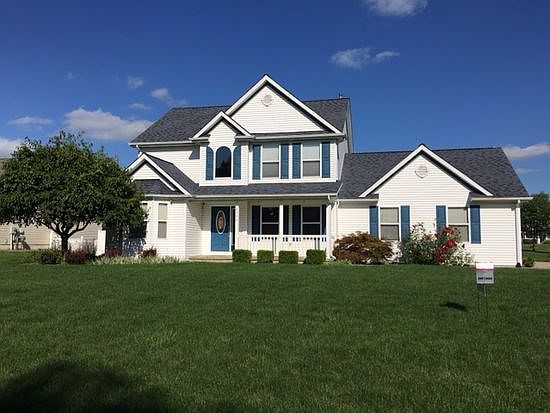 4th image of 8298 Goldfinch Dr