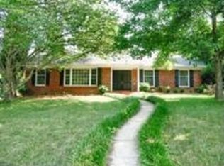 1001 Falls Church Rd, Charlotte, NC 28270